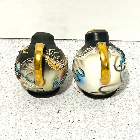 Vintage Dragonware Porcelain Shakers (2) roly-poly shape signed Fleetwood Japan - Picture 7 of 9
